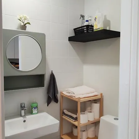 A Small Cozy Nest With Free Parking! Apartman *